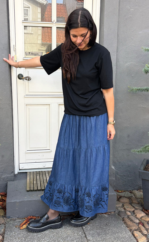 Say INA Copenhagen Nederdel - Nikoline - Denim Blue W. Embroidery