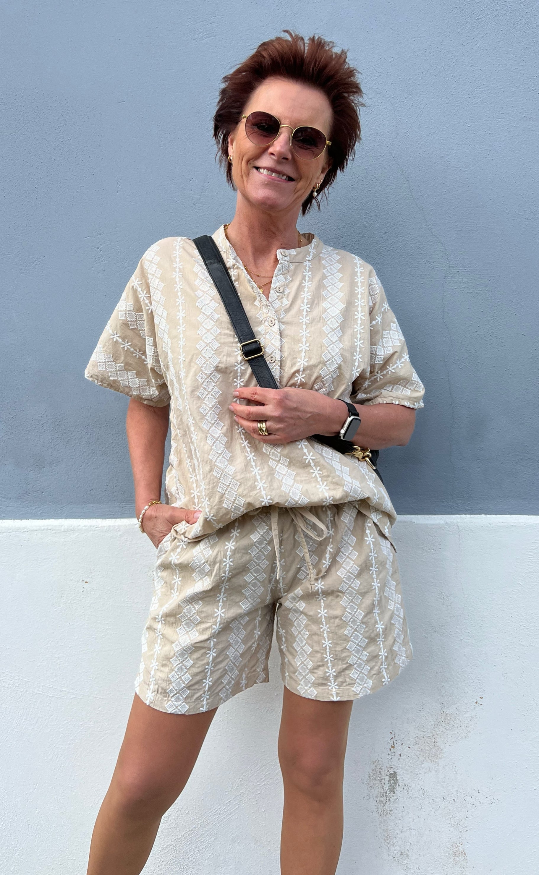 Say INA Copenhagen Shorts - Erica - Camel/White Embroidery