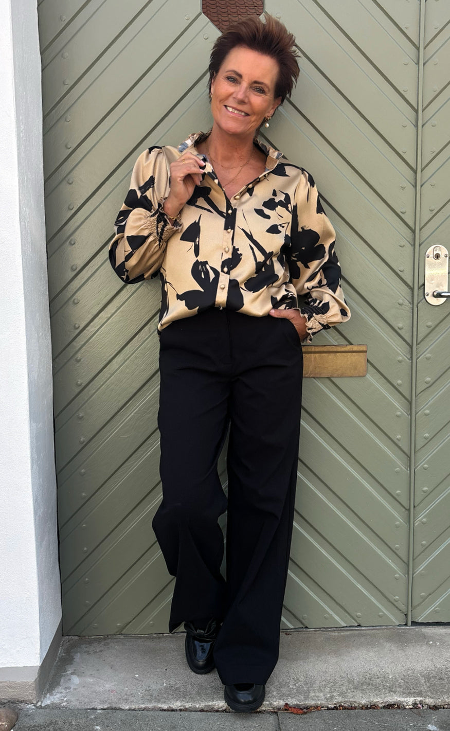 Say INA Copenhagen Skjorte - Augusta - Camel / Black Flower