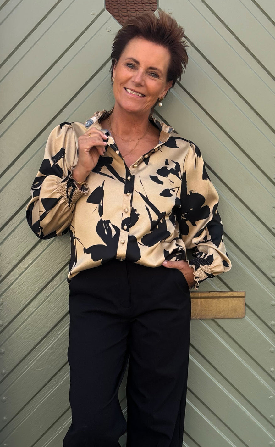 Say INA Copenhagen Skjorte - Augusta - Camel / Black Flower