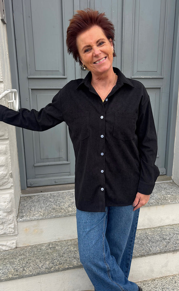 Say INA Copenhagen Skjorte - Carina - Black Corduroy