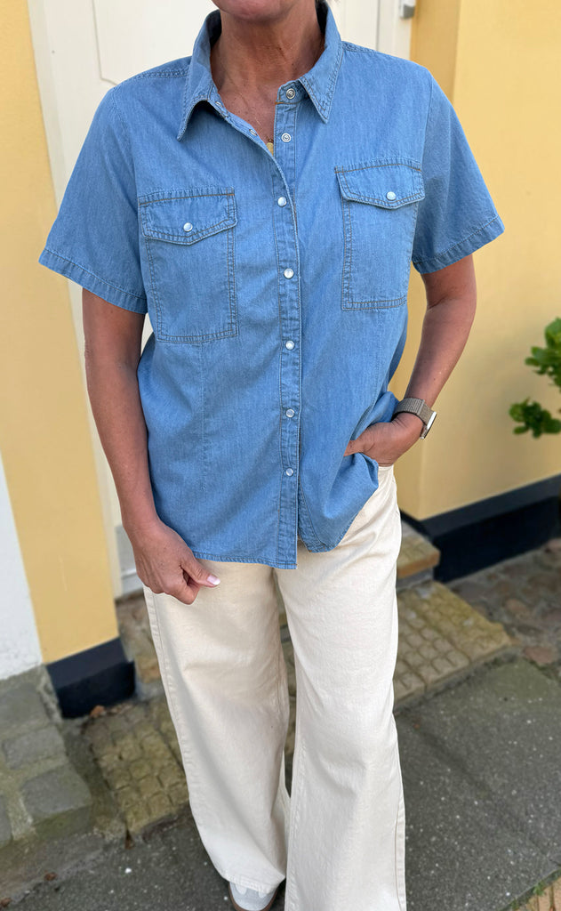 Say INA Copenhagen Skjorte - Detia Summer - Light Blue Denim