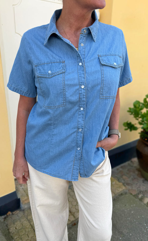 Say INA Copenhagen Skjorte - Detia Summer - Light Blue Denim