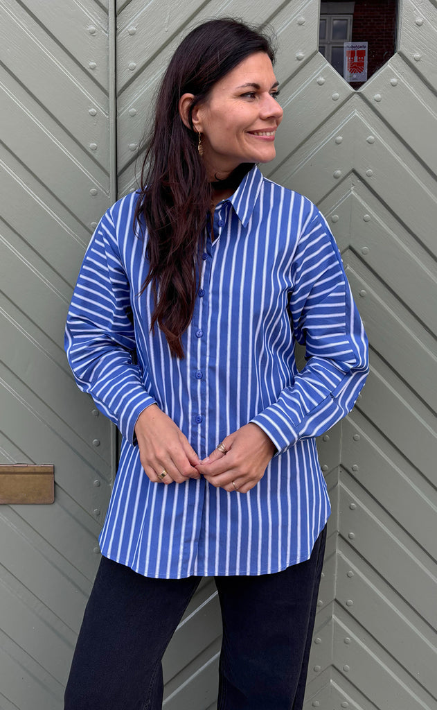 Say INA Copenhagen Skjorte - Katrina - Dark Blue Striped