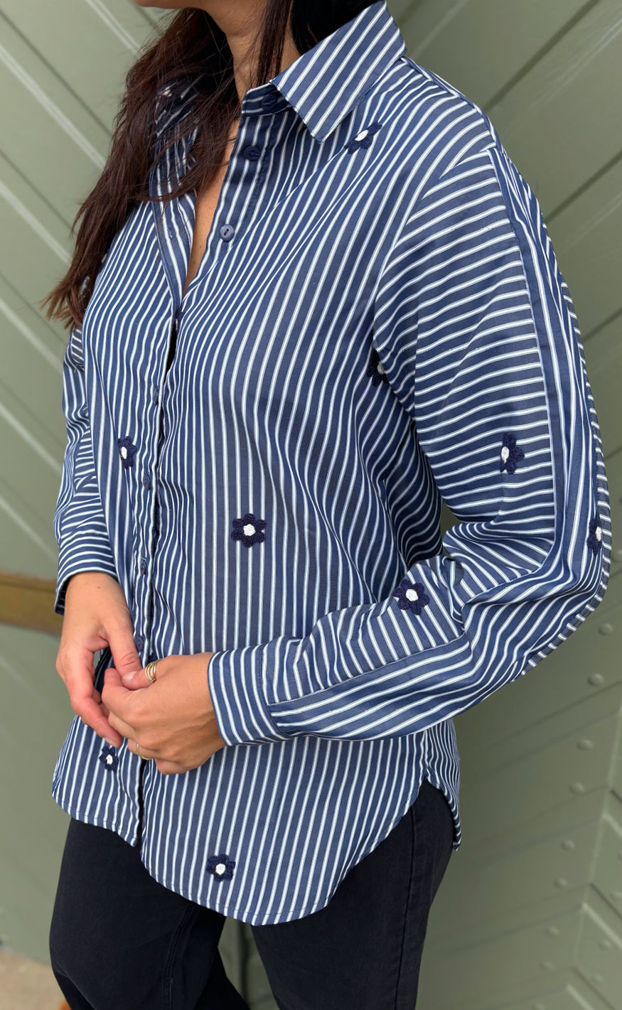Say INA Copenhagen Skjorte - Katrina - Navy Blue Striped W. Embroidery Flower