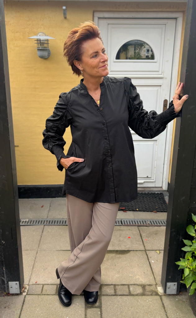 Say INA Copenhagen Skjorte - Rina Ruffle - Black