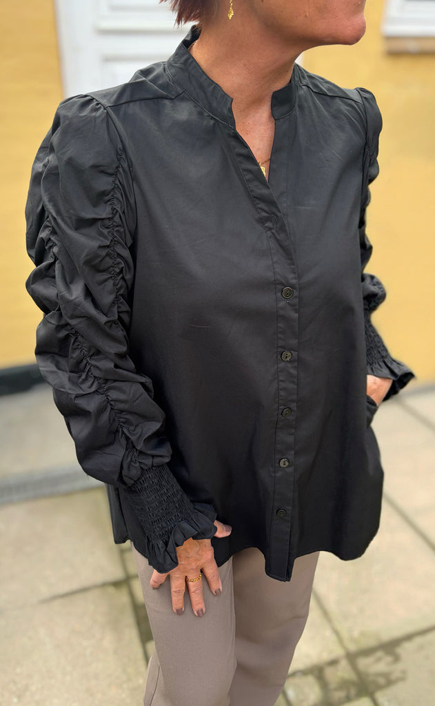 Say INA Copenhagen Skjorte - Rina Ruffle - Black