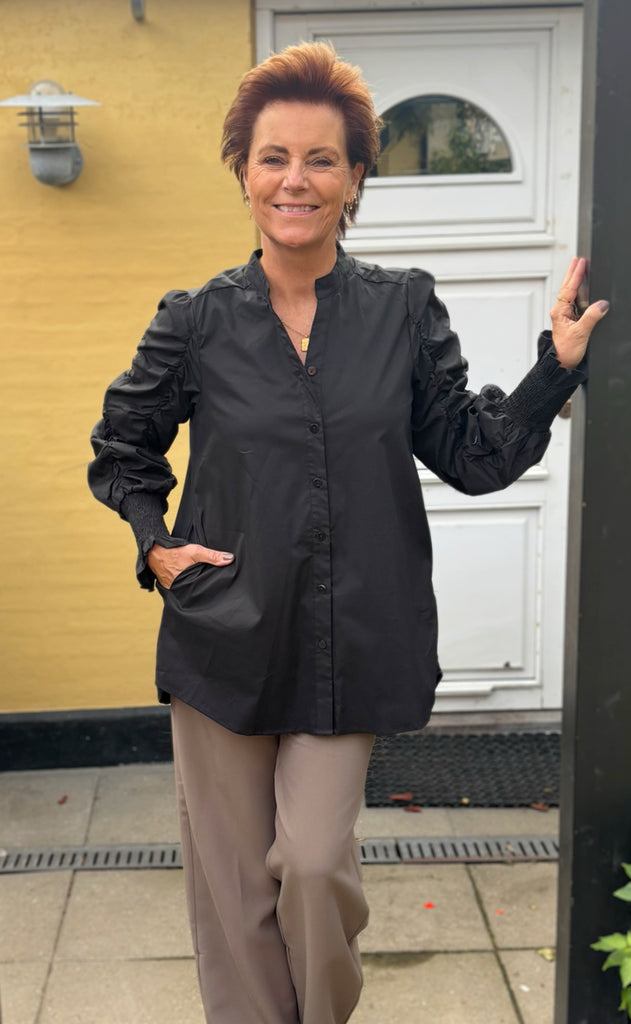 Say INA Copenhagen Skjorte - Rina Ruffle - Black