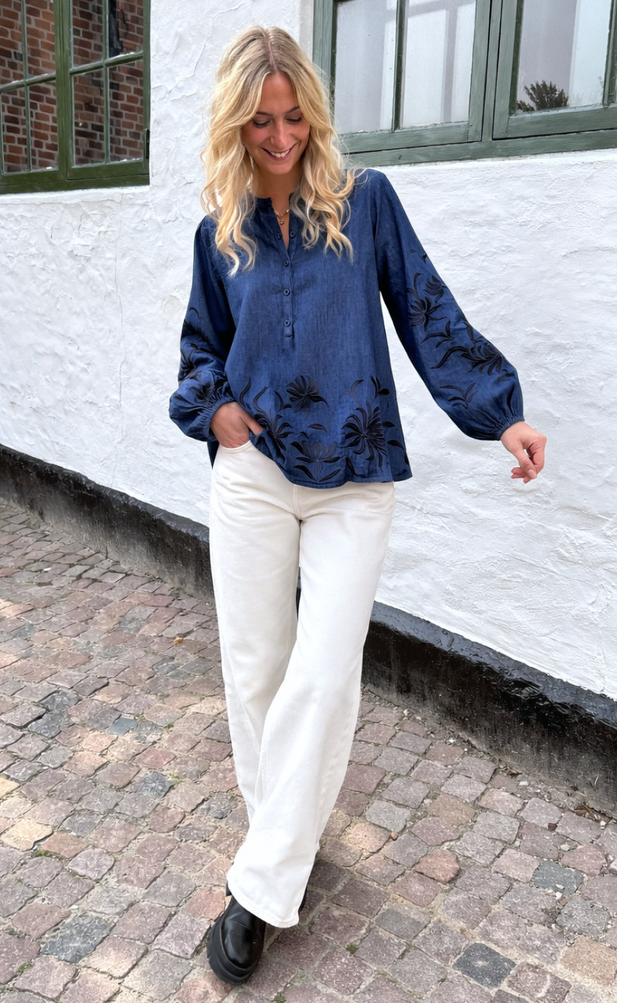 Say INA Copenhagen Skjorte - Tilde - Denim Blue W. Embroidery