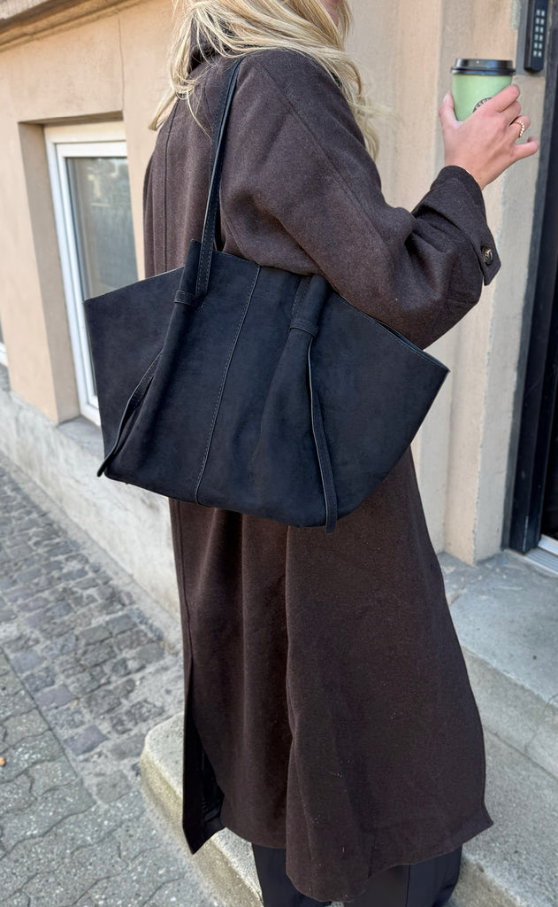 Say INA Copenhagen Taske - Amanda - Black Faux Suede