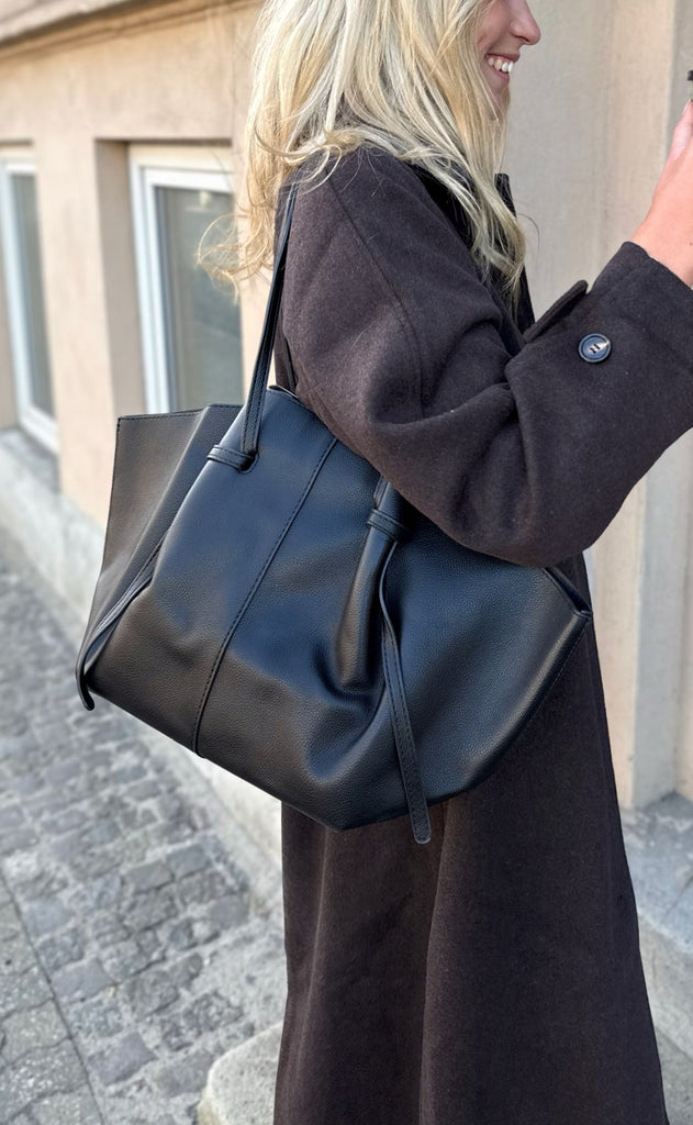 Say INA Copenhagen Taske - Amanda - Black PU Leather