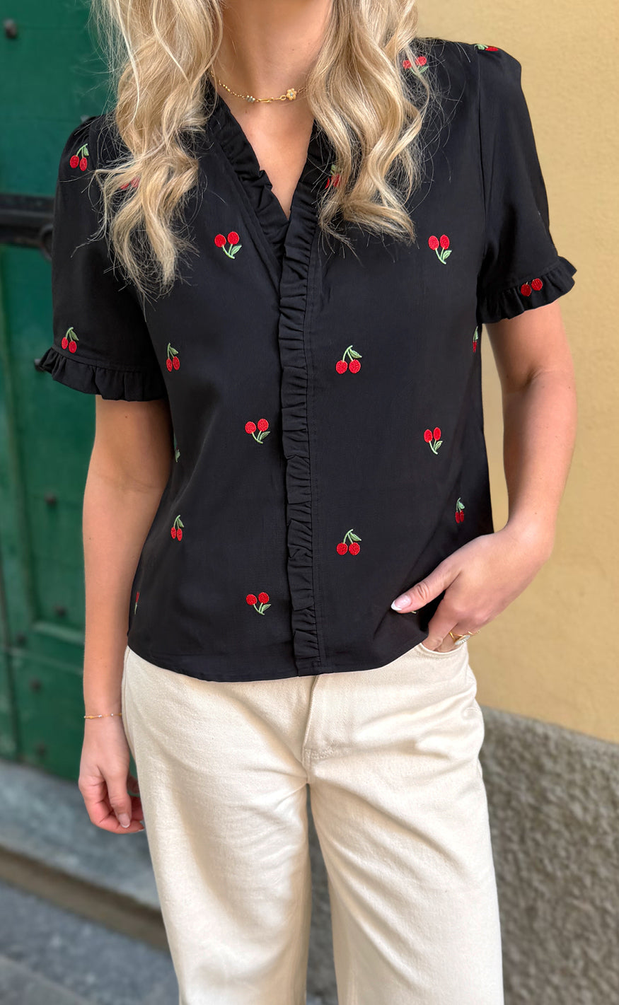 Say INA Copenhagen Top - Catja - Black W. Cherries