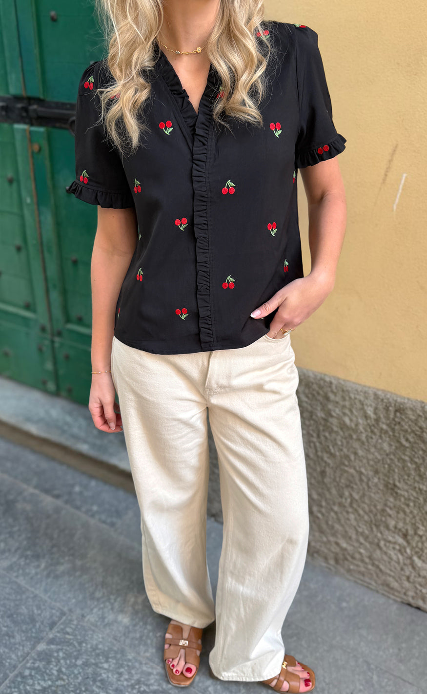 Say INA Copenhagen Top - Catja - Black W. Cherries