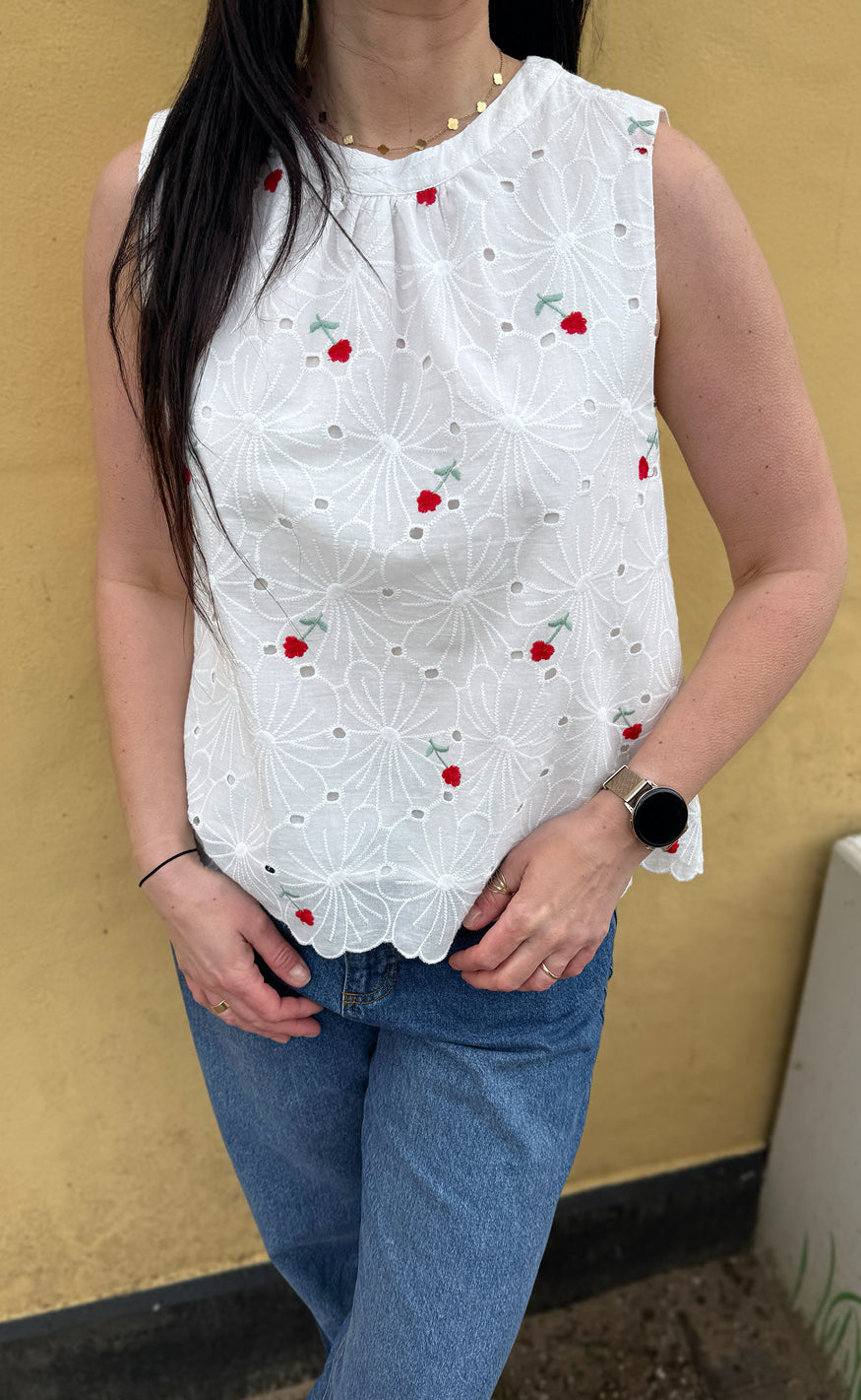 Say INA Copenhagen Top - Silja - White Lace W. Embroidery Flowers