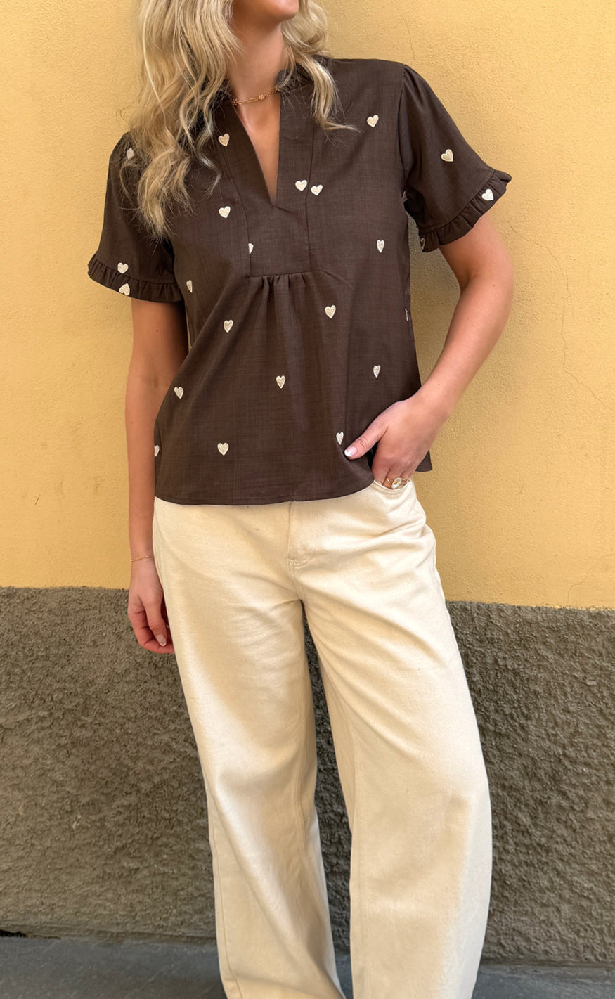 Say INA Copenhagen Top - Winnie New - Dark Brown W. Off White Embroidery Hearts