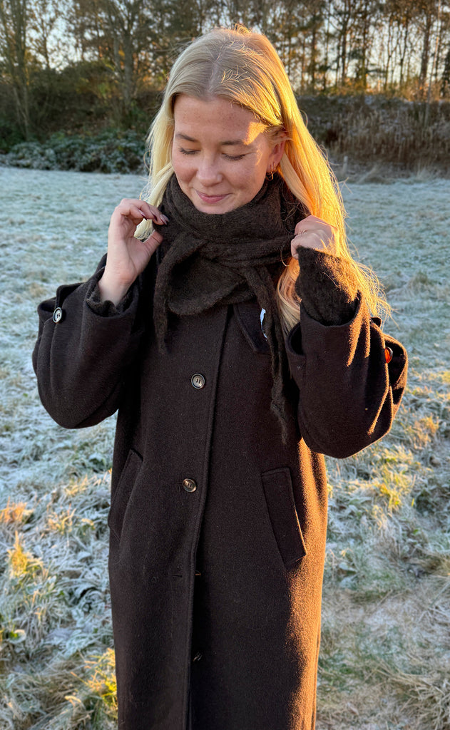 Say INA Copenhagen Tørklæde - Myrna - Dark Brown