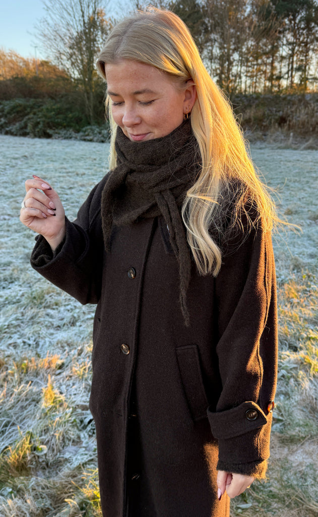 Say INA Copenhagen Tørklæde - Myrna - Dark Brown