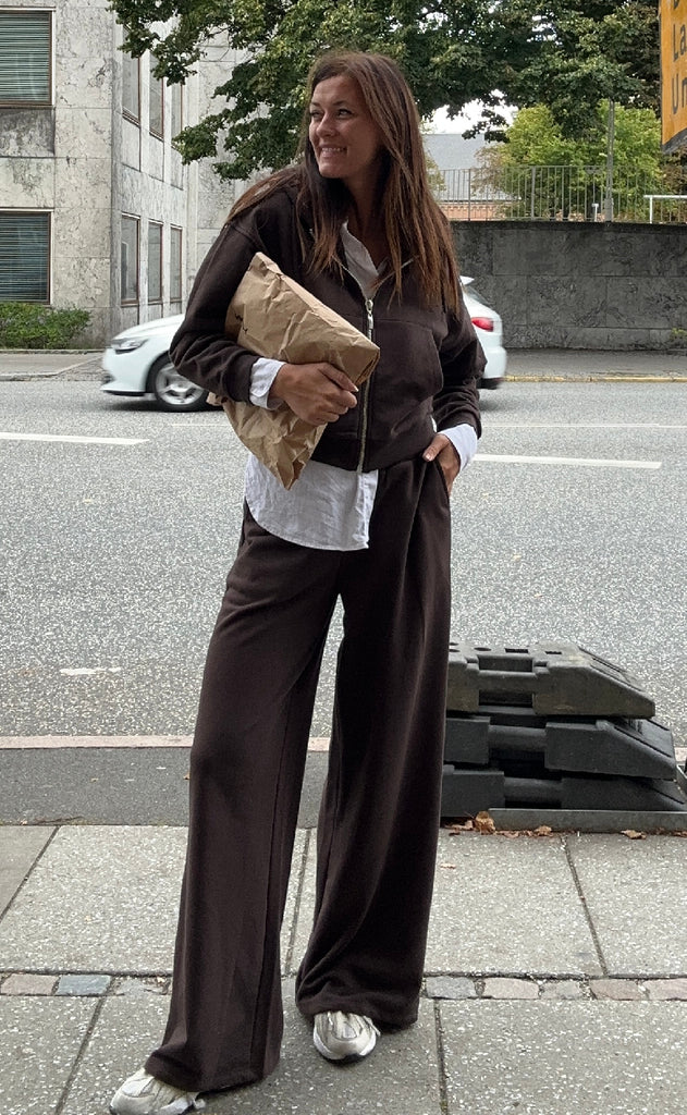 Sisters Point Sweatshirt - Vemia - Brown