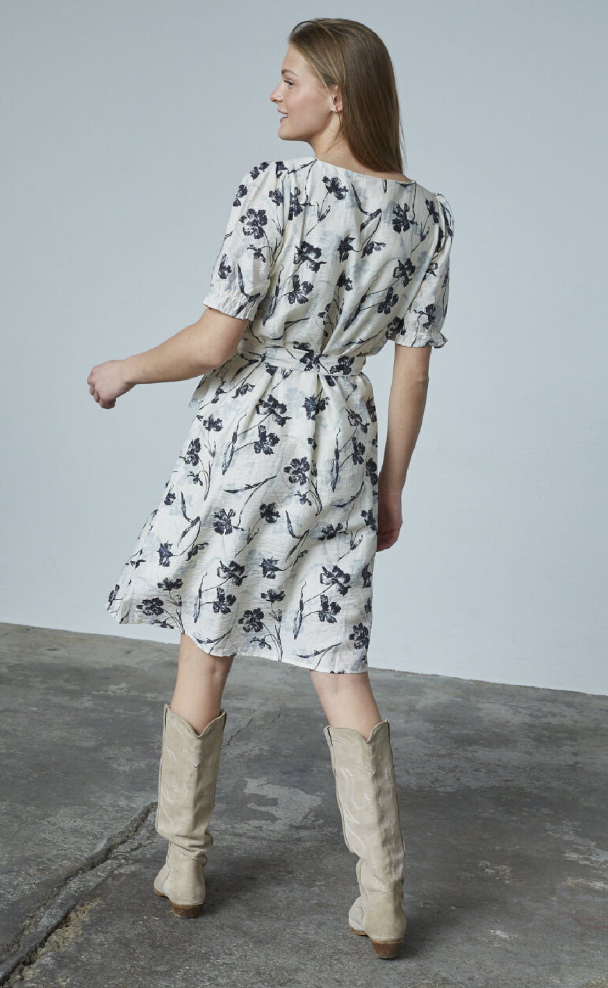 Sisters Point Kjole - Noki-DR.SS2 - Cream/Flower