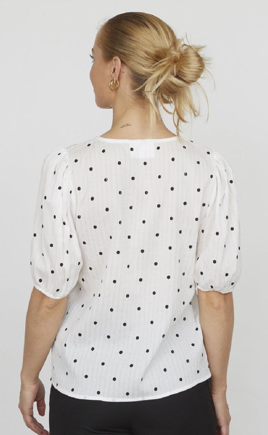 Sisters Point Top - Esca-SS - Off White/Black