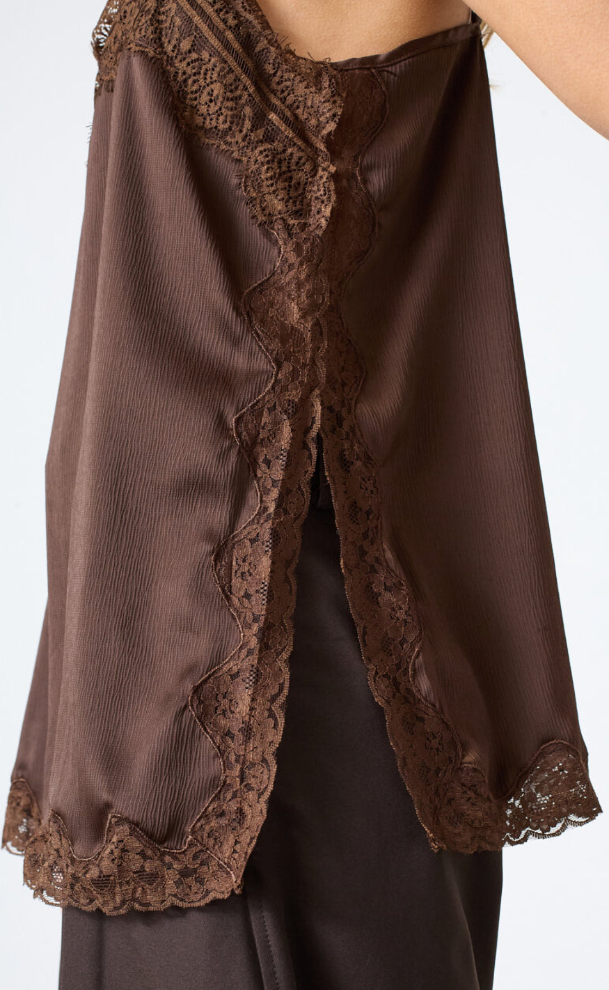 Sisters Point Top - Isolde-ST1 - D. Chocolate