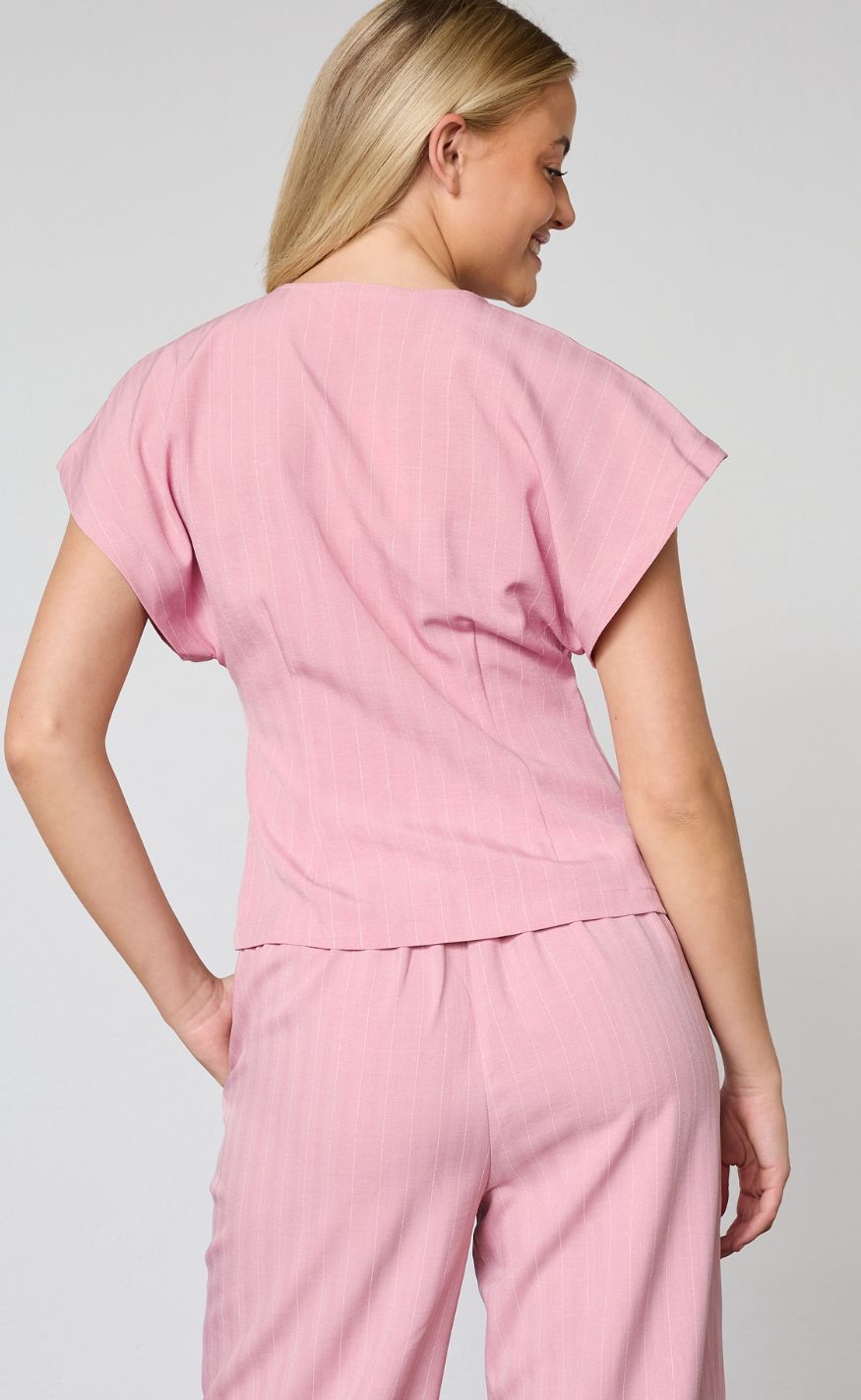 Sisters Point Vest - EVELA-VE2 - Mauve Pinstripe