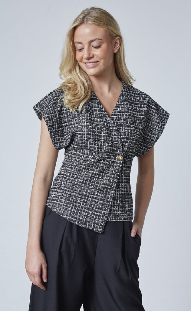 Sisters Point Vest - Evela-VE - Black Check