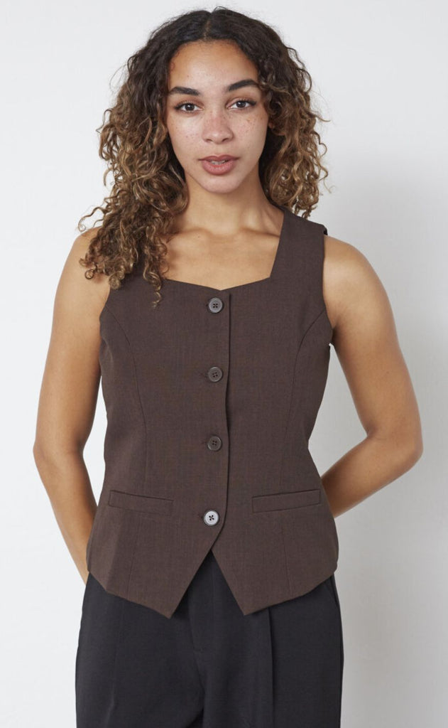 Sisters Point Vest - Gema-VE - D. Chocolate