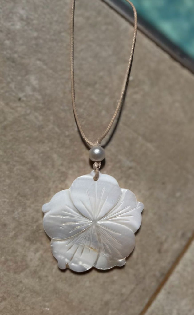 Smykkeli Copenhagen Halskæde - Big Summer Flower - White