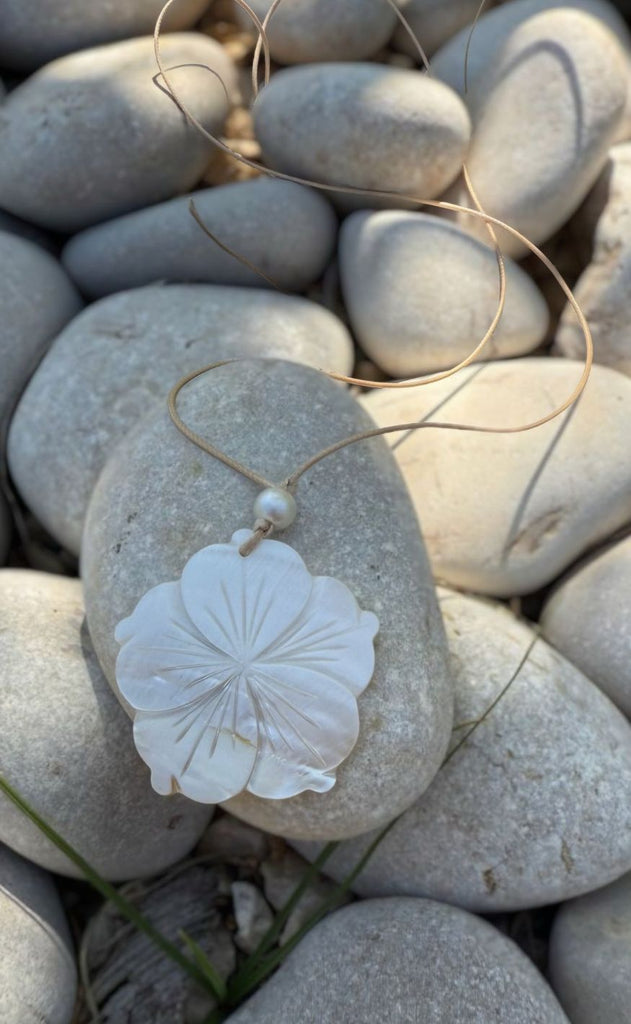 Smykkeli Copenhagen Halskæde - Big Summer Flower - White