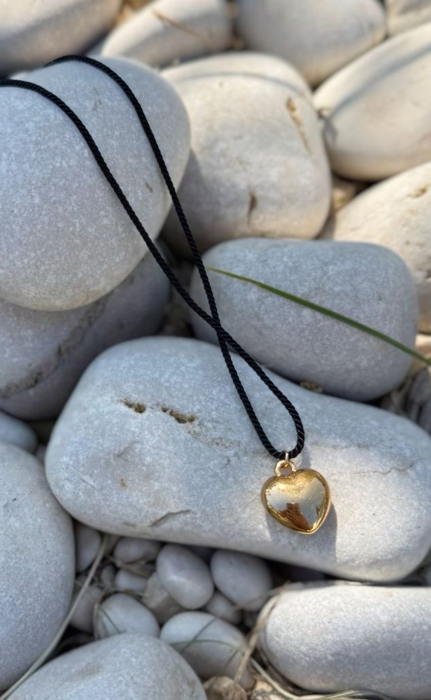 Smykkeli Copenhagen Halskæde - Gold Heart - Black
