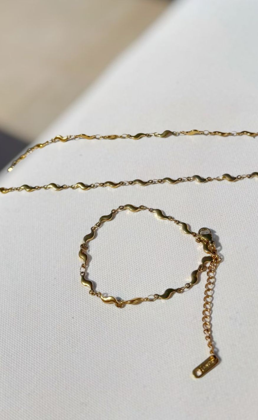 Smykkeli Copenhagen Halskæde - Wave - Gold Colour