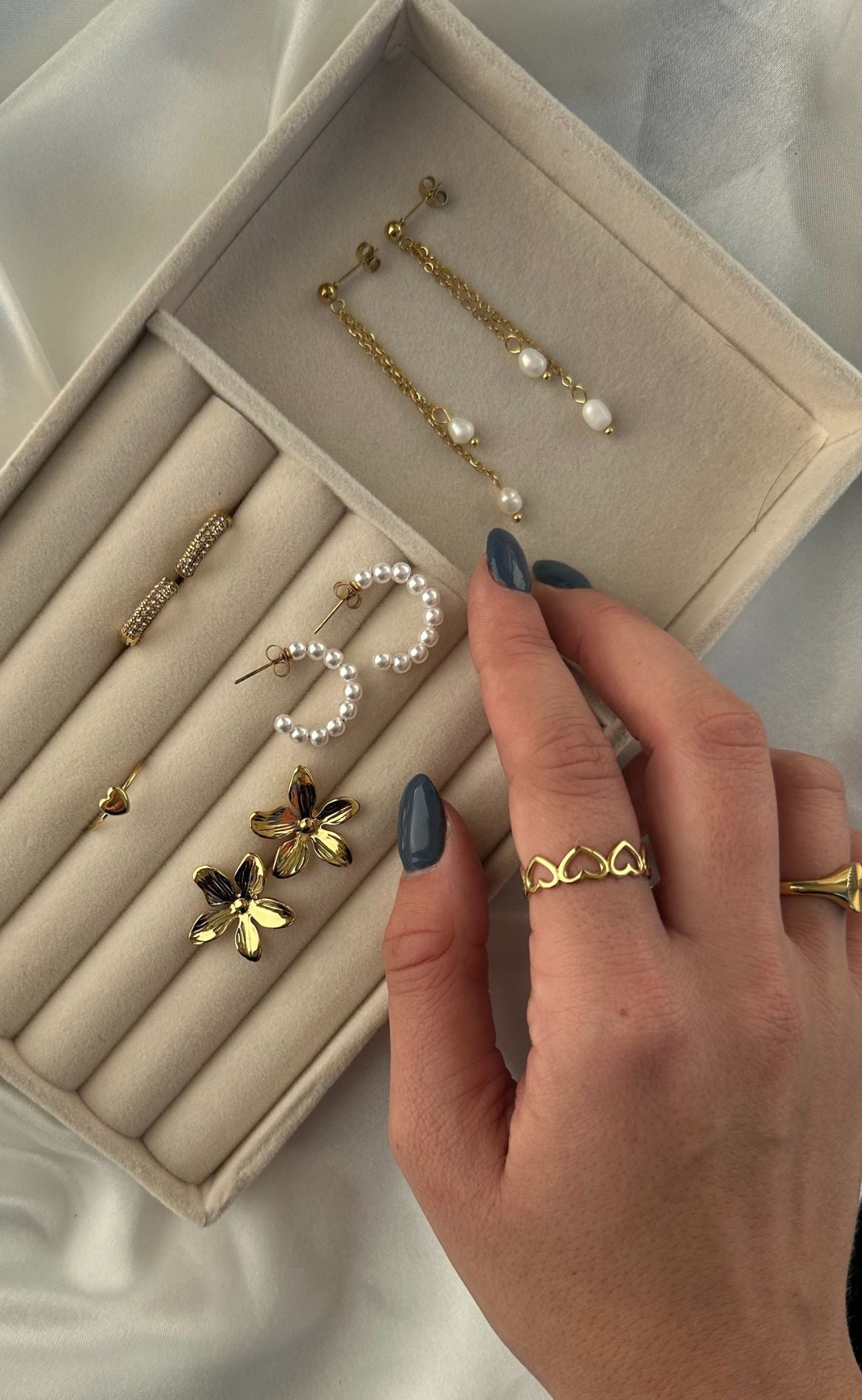 Smykkeli Copenhagen Øreringe - Toledo - Gold Colour w. Pearl
