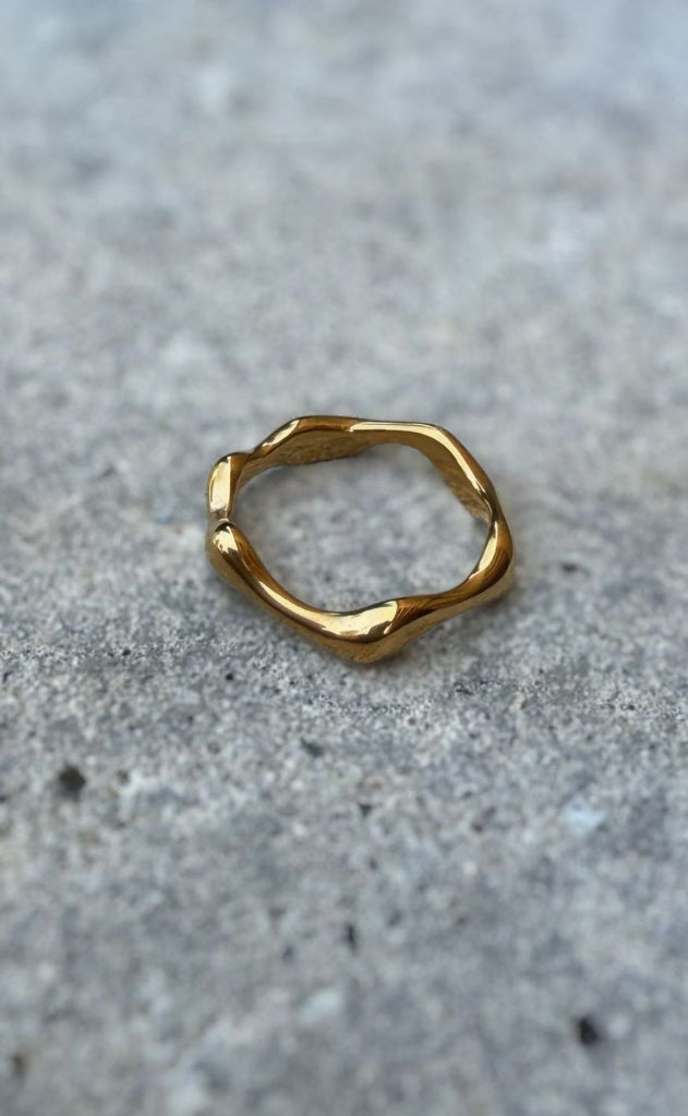 Smykkeli Copenhagen Ring - Big Wave - Golden Colour