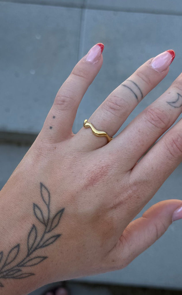 Smykkeli Copenhagen Ring - Big Wave - Golden Colour