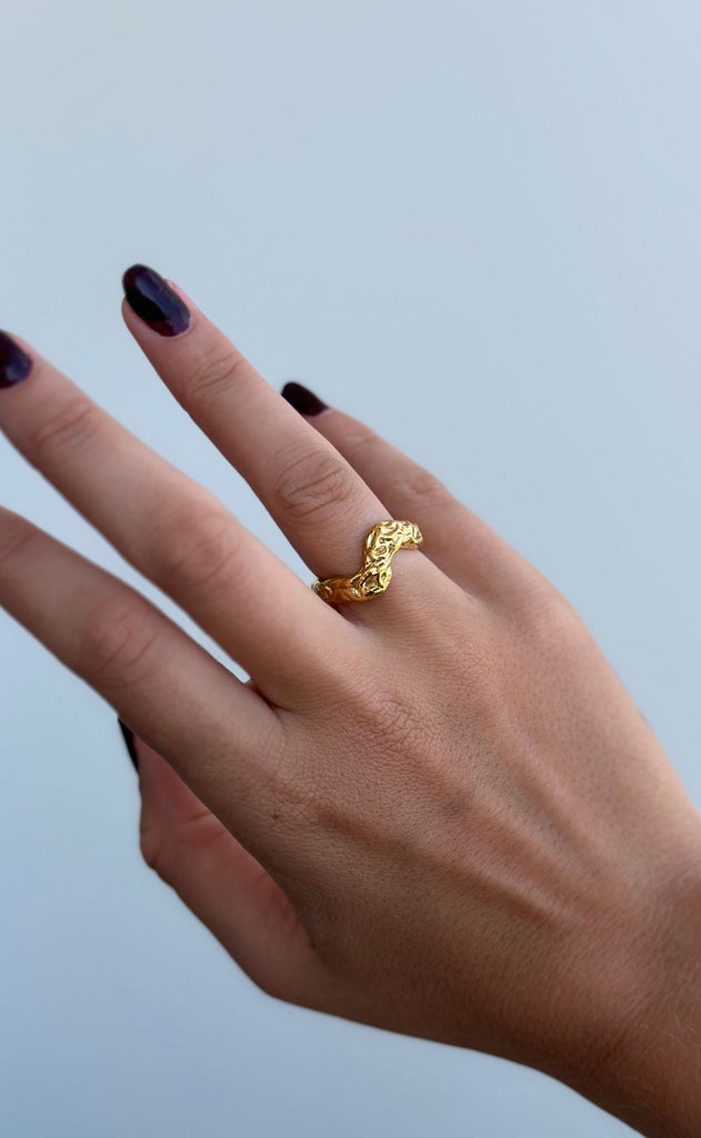 Smykkeli Copenhagen Ring - Helena Hammered - Golden