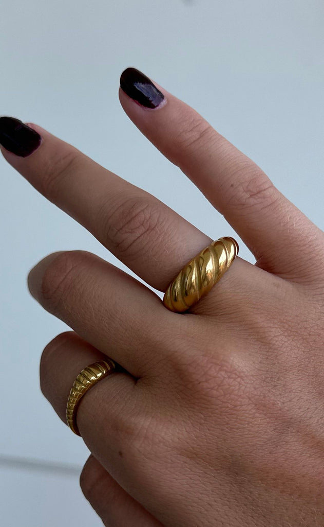 Smykkeli Copenhagen Ring - Twisted Crossaint Large - Golden Colour