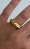 Smykkeli Copenhagen Ring - Twisted Crossaint Large - Golden Colour