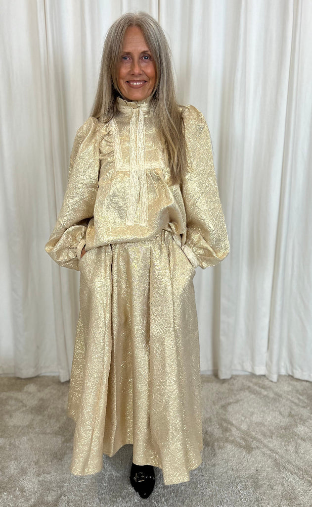 Stories From The Atelier Bluse - Thinking - Gold