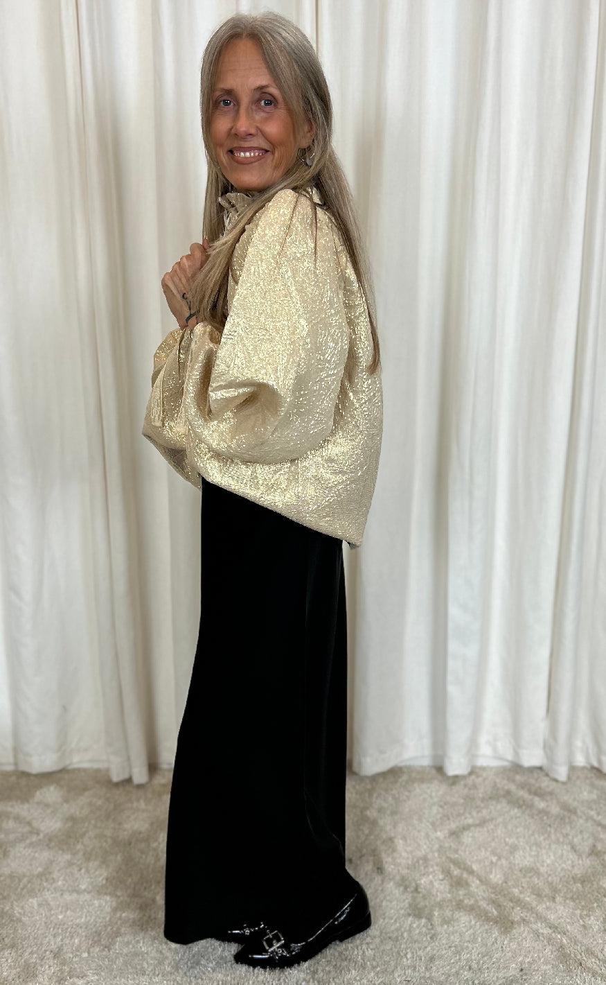 Stories From The Atelier Bluse - Thinking - Gold