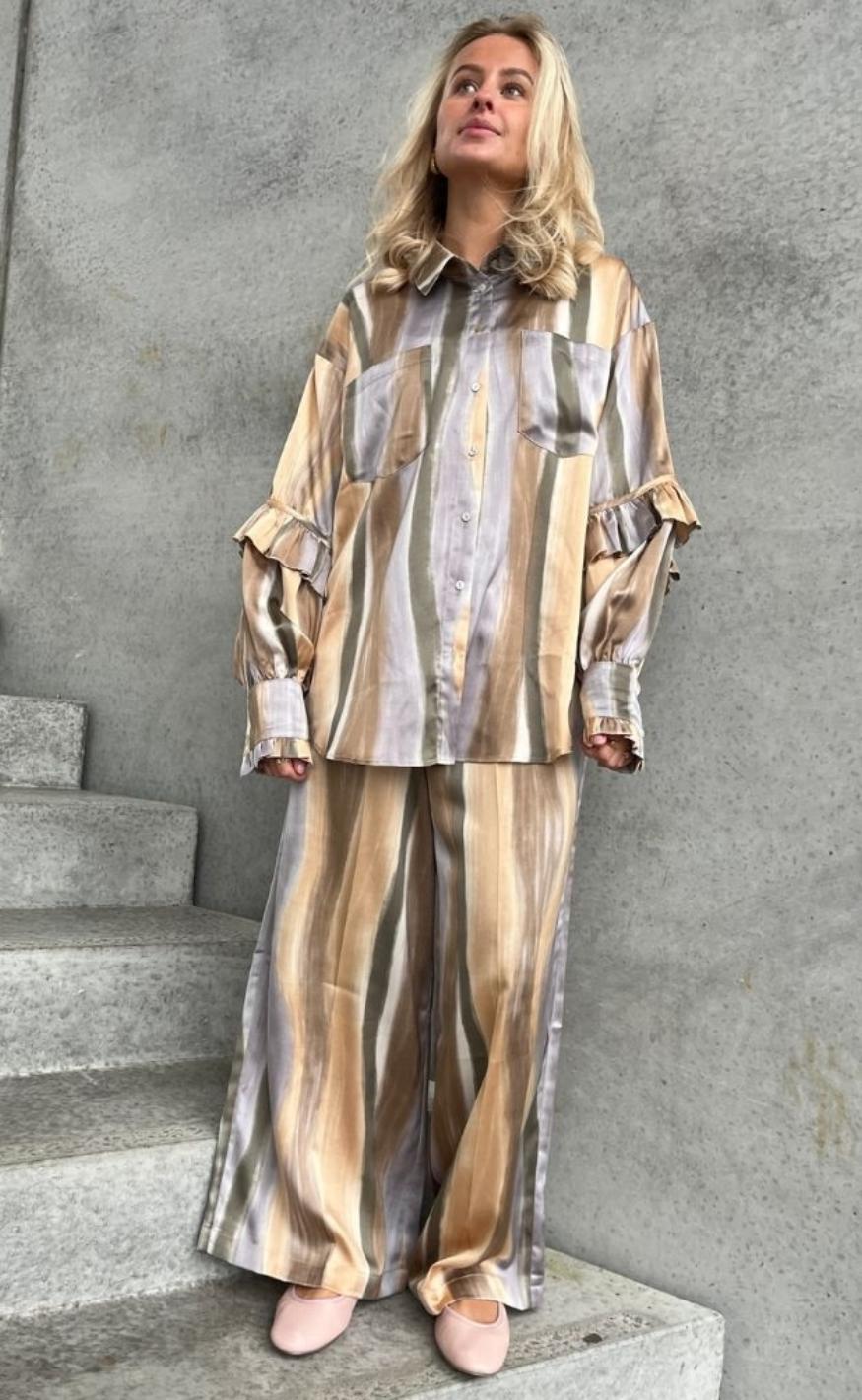 Stories From The Atelier Bukser - The Believe - Multi Color
