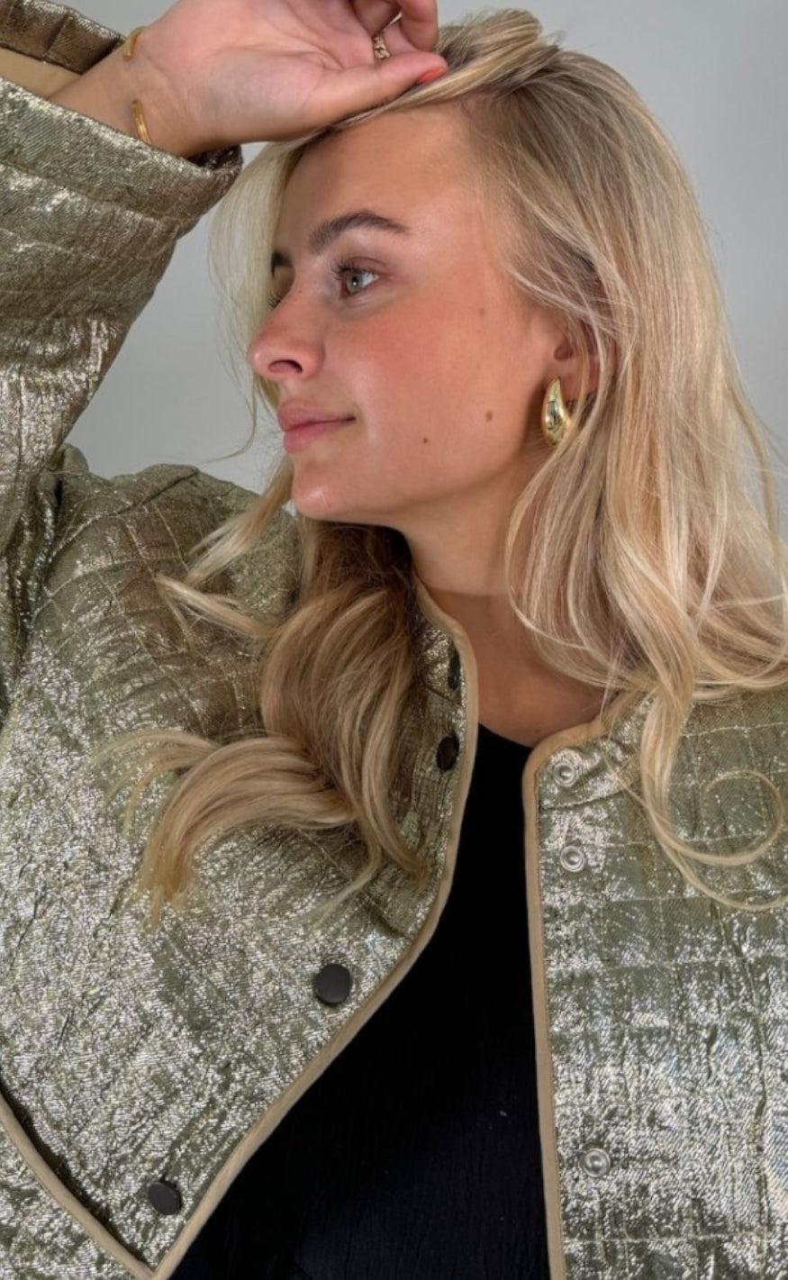 Stories From The Atelier Jakke - When Adventure Comes - Dark Gold