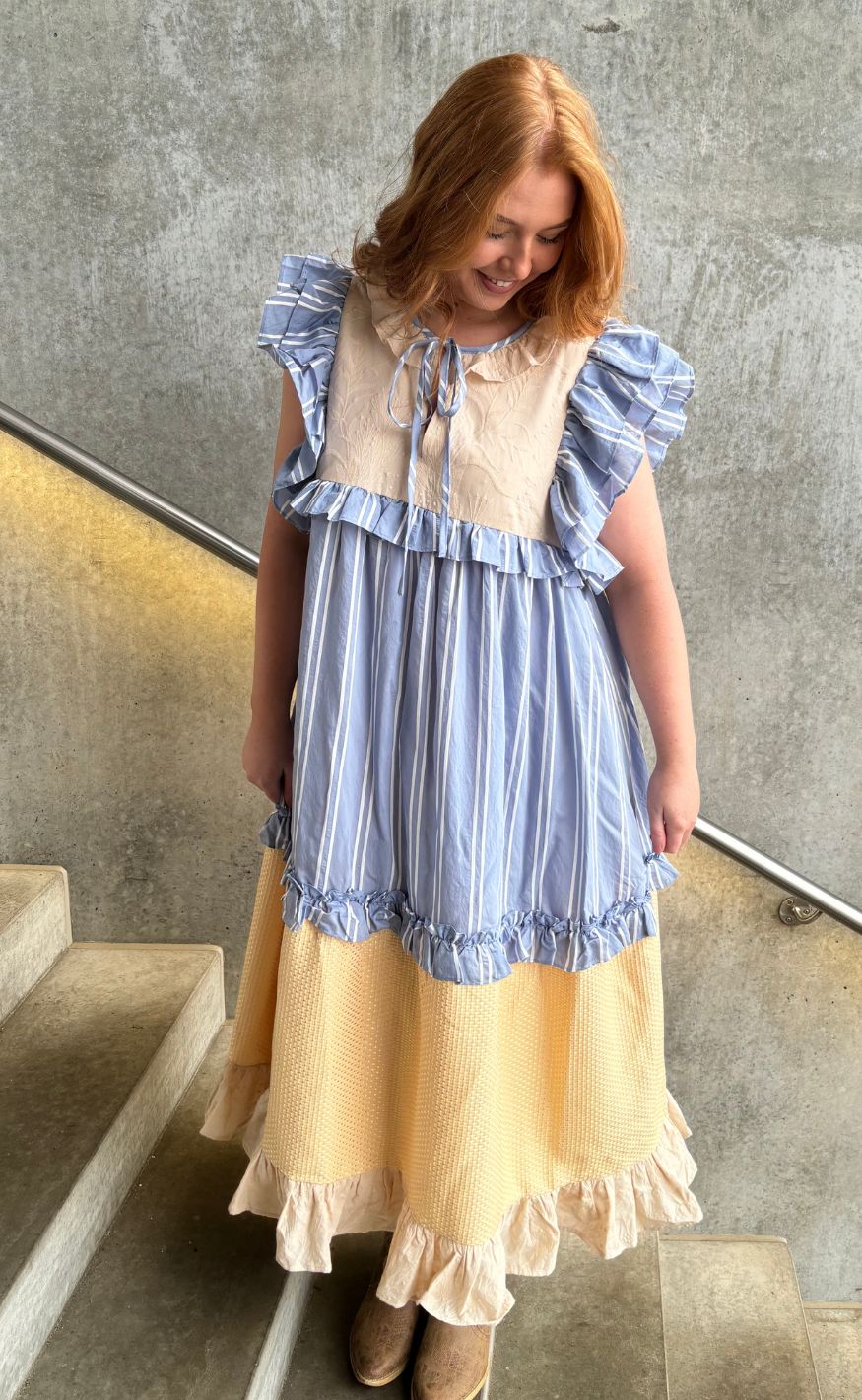 Stories From The Atelier Kjole - Heart Dance - Beige/Light Blue