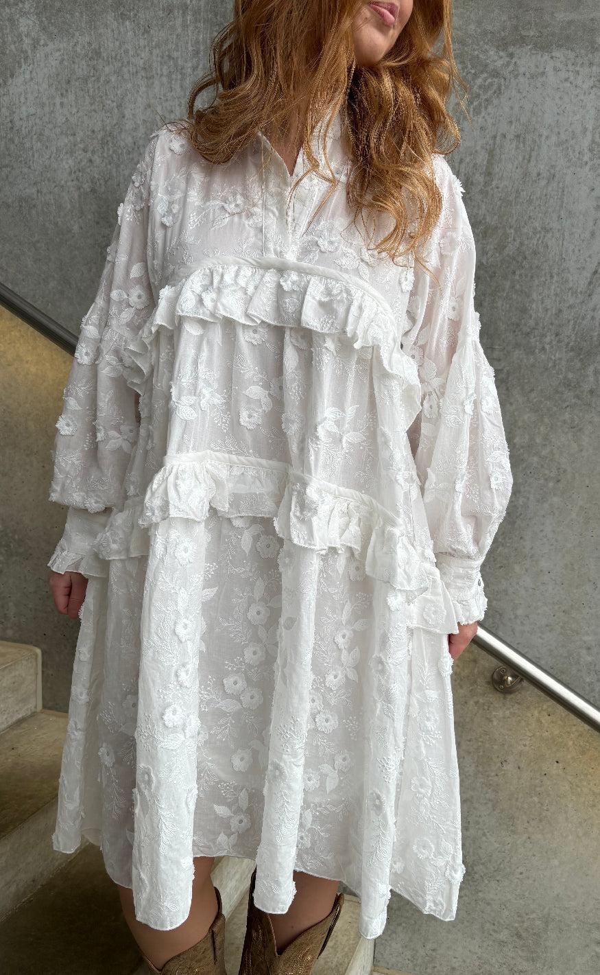 Stories From The Atelier Kjole - Your Heart - White