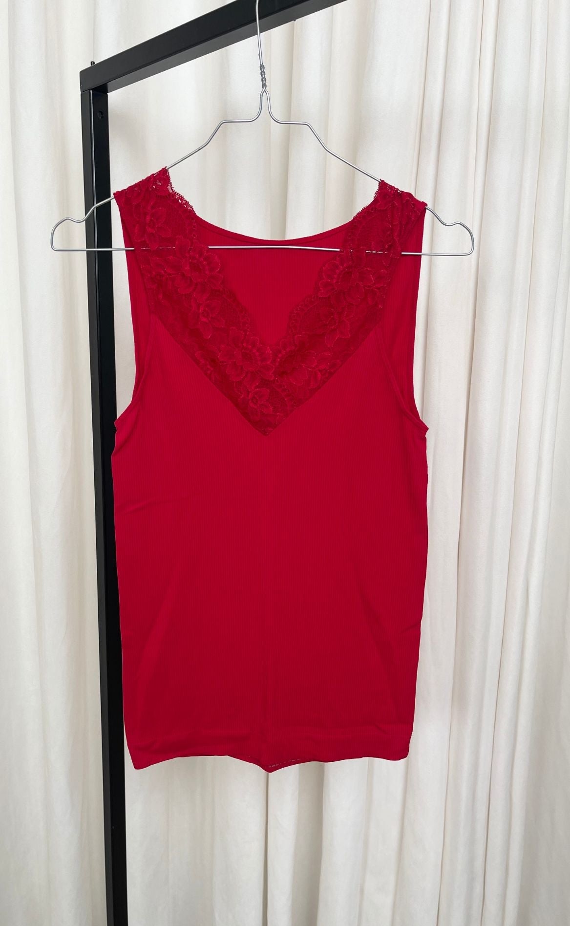 Tim & Simonsen Top - Belen V-Lace - Rosso (vendbar)