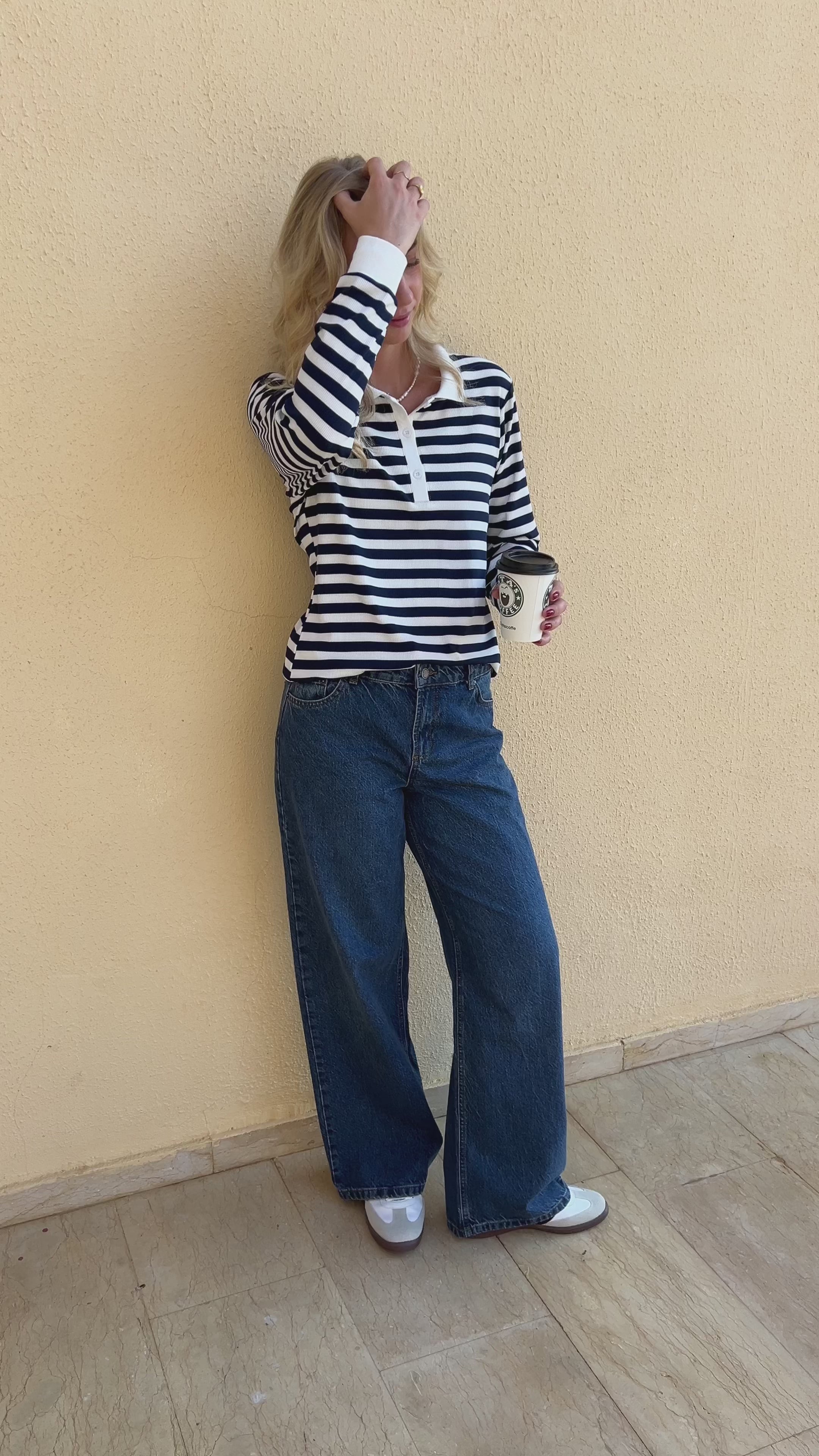Navy polo bluse fra INA 