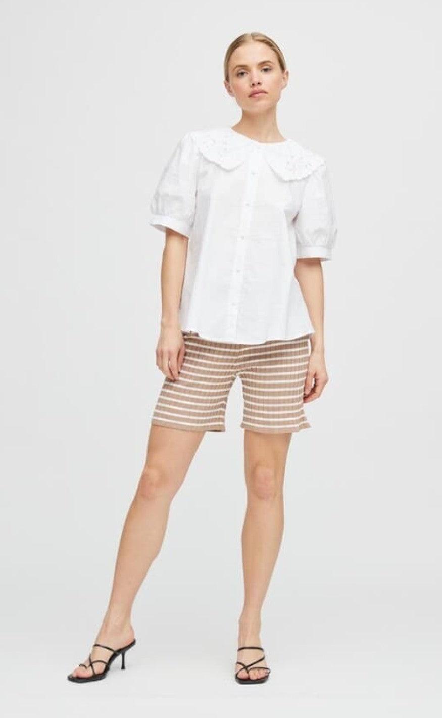 A-View Shorts - Sira - Camel/Off White