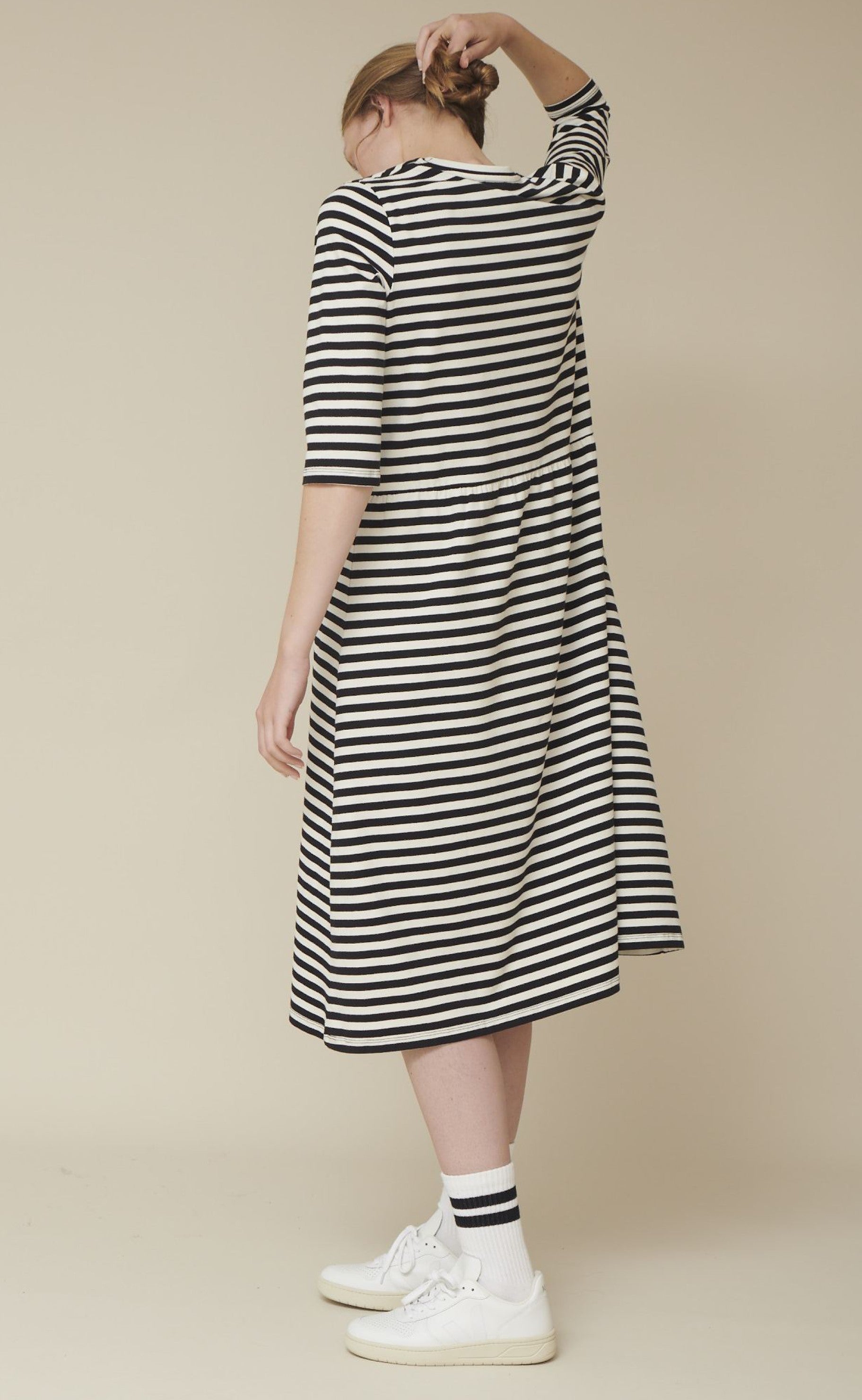 Basic Apparel Kjole - Elba - Black / Off White