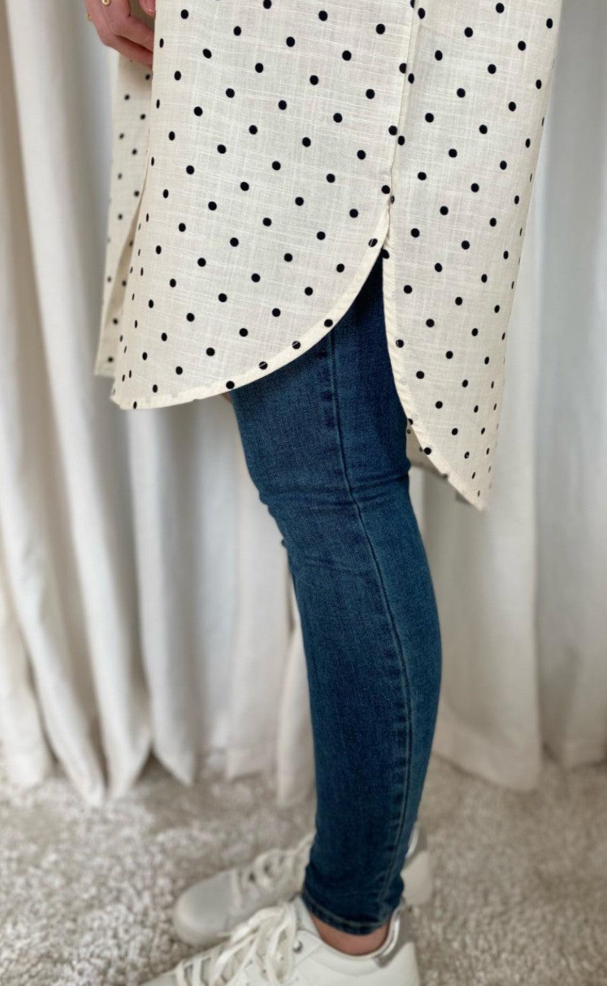Basic Apparel Skjortekjole - Nora Dot - Off White/Black