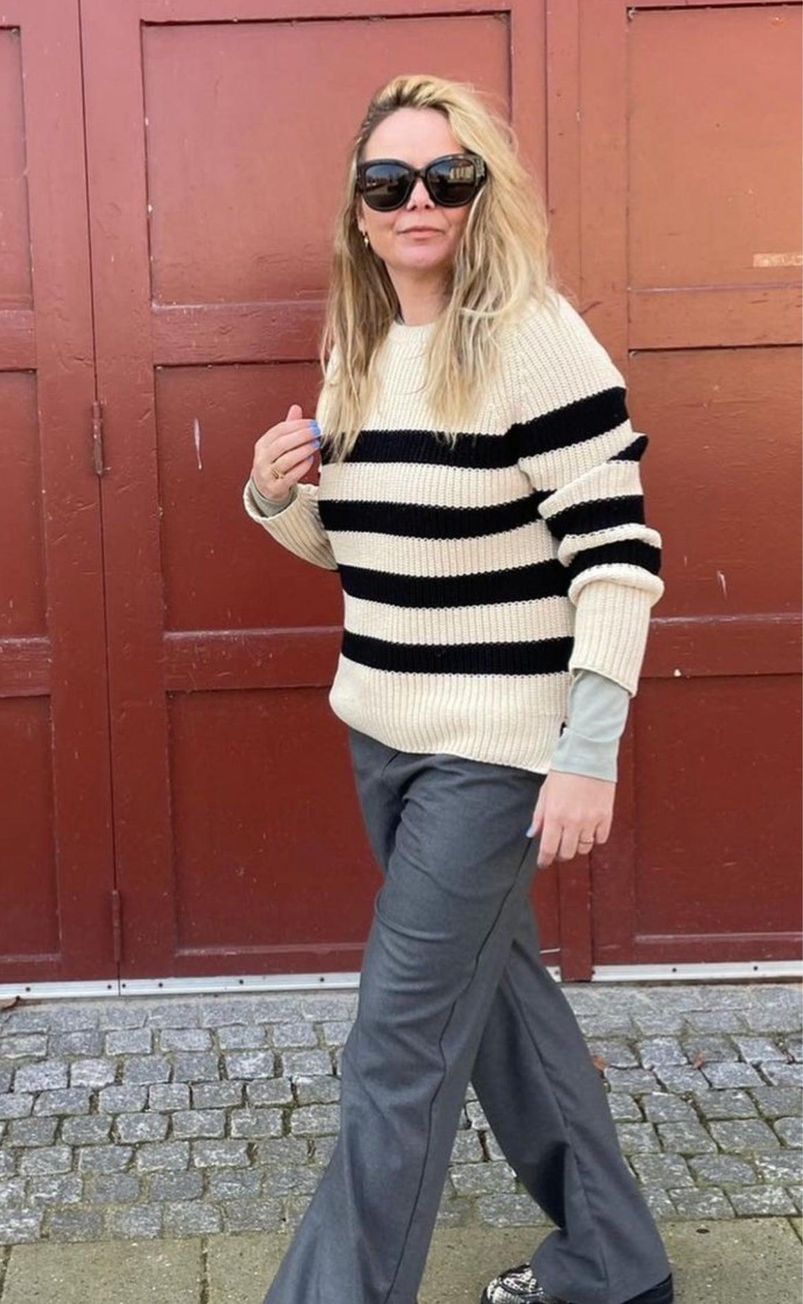 Basic Apparel Sweater - Sweety - Birch/Black
